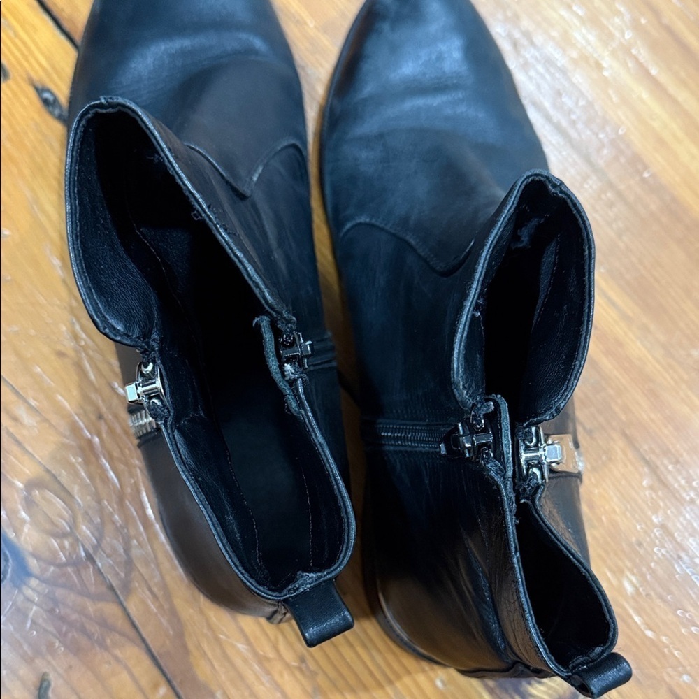 Marc Fisher Black Ankle Booties with silver detail size 8.5 M - Picture 9 of 9